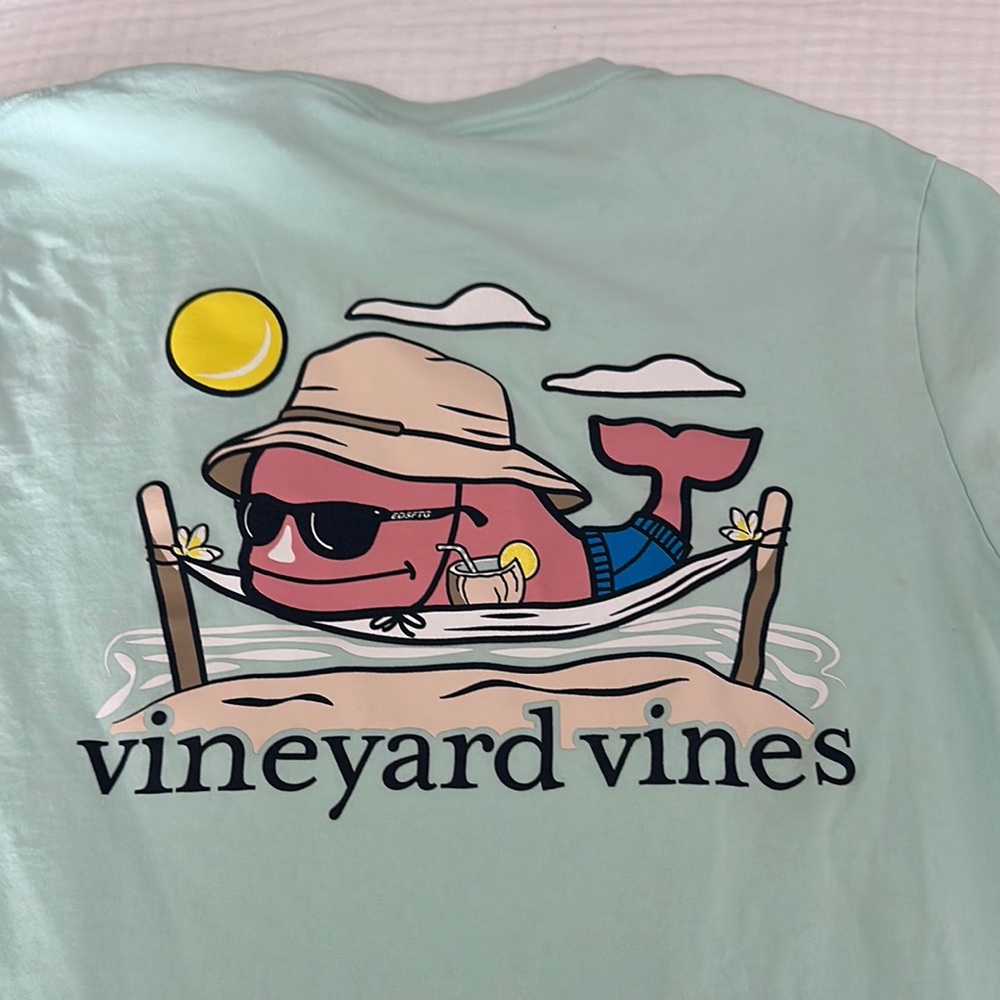 Vineyard Vines Mint T-Shirt with Relaxed Whale Graphic